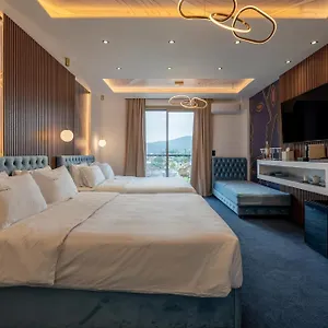 Otel Greek House, Neos Marmaras