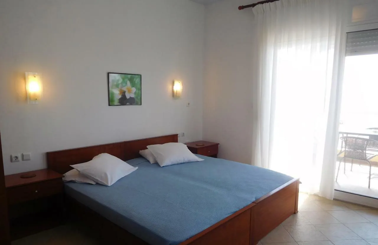 Studios Stefania Neos Marmaras Grecia